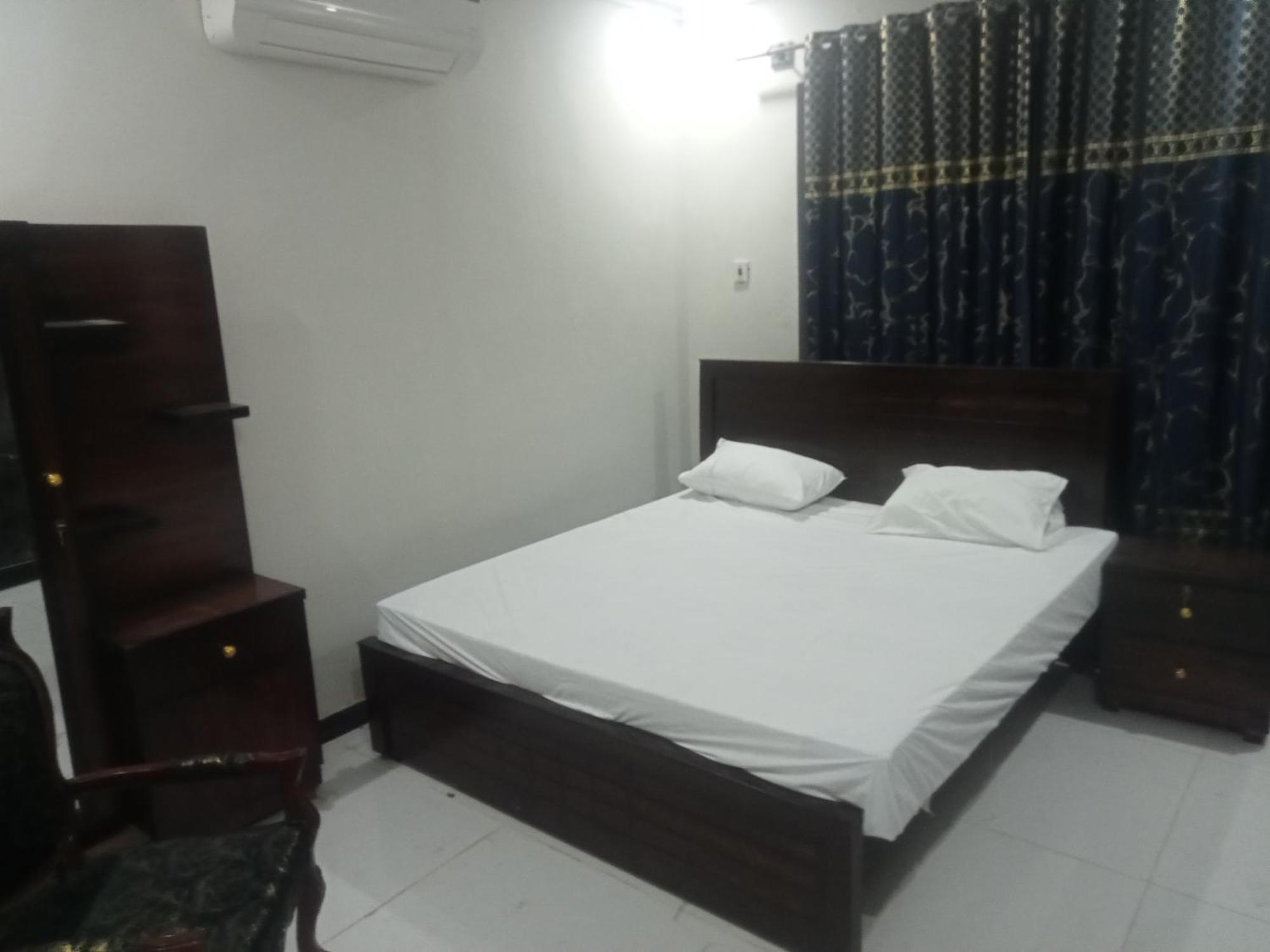 Ryazm Guest House Rawalpindi Bagian luar foto